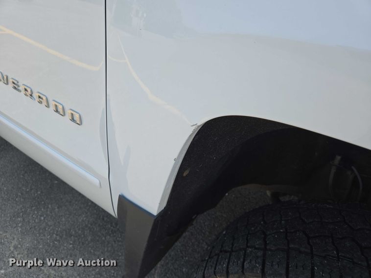 image for item DW7056 2017 Chevrolet Silverado 1500 Double Cab pickup truck