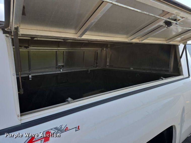 image for item DW7056 2017 Chevrolet Silverado 1500 Double Cab pickup truck