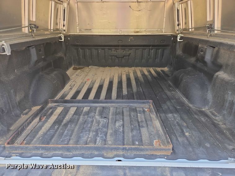 image for item DW7056 2017 Chevrolet Silverado 1500 Double Cab pickup truck