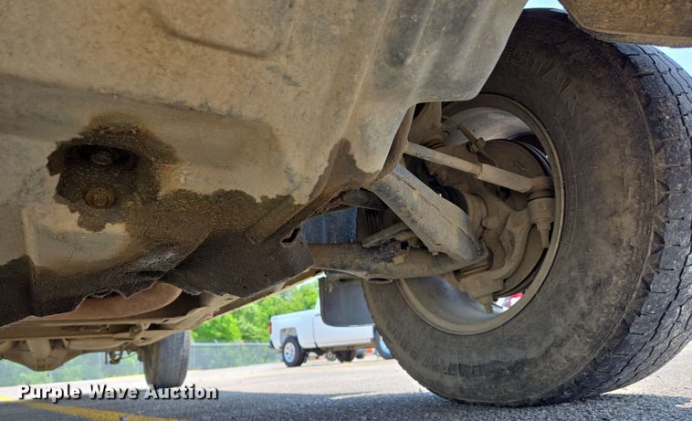 image for item DW7056 2017 Chevrolet Silverado 1500 Double Cab pickup truck