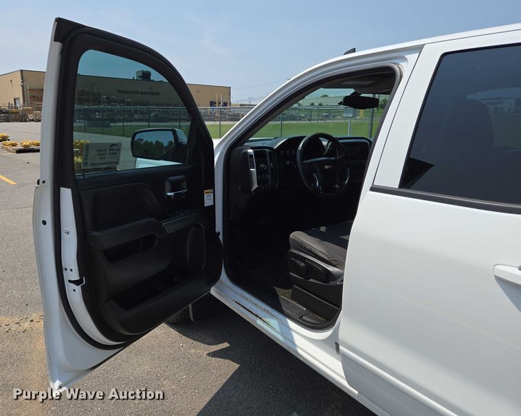 image for item DW7056 2017 Chevrolet Silverado 1500 Double Cab pickup truck