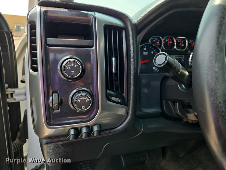 image for item DW7056 2017 Chevrolet Silverado 1500 Double Cab pickup truck