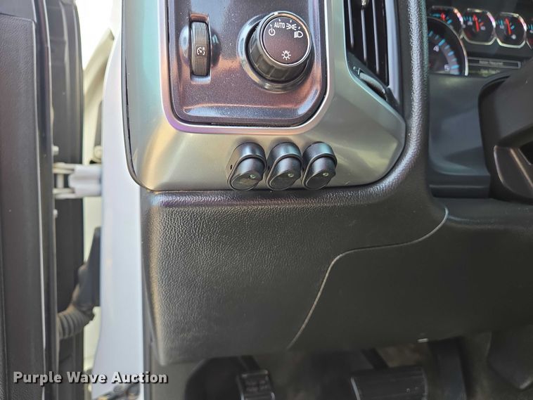 image for item DW7056 2017 Chevrolet Silverado 1500 Double Cab pickup truck