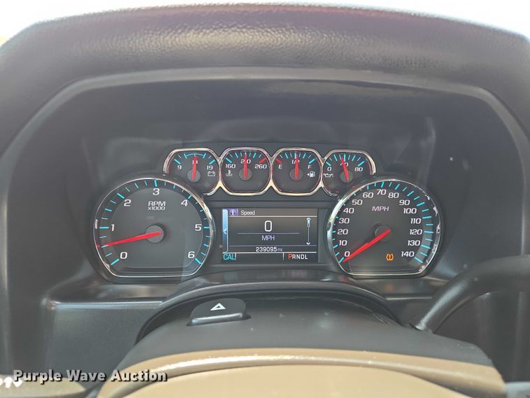 image for item DW7056 2017 Chevrolet Silverado 1500 Double Cab pickup truck