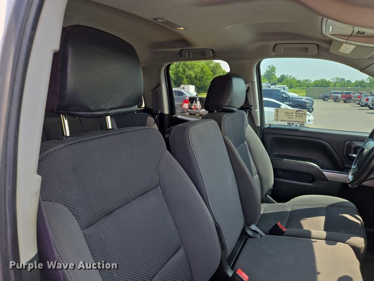 image for item DW7056 2017 Chevrolet Silverado 1500 Double Cab pickup truck