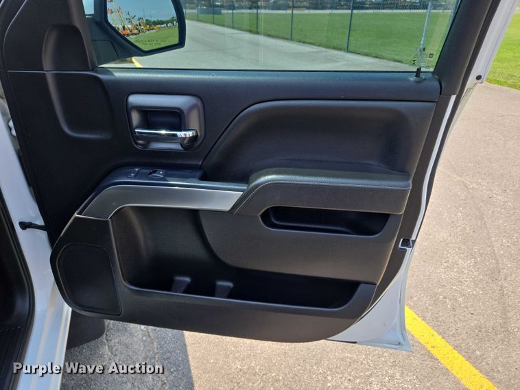 image for item DW7056 2017 Chevrolet Silverado 1500 Double Cab pickup truck