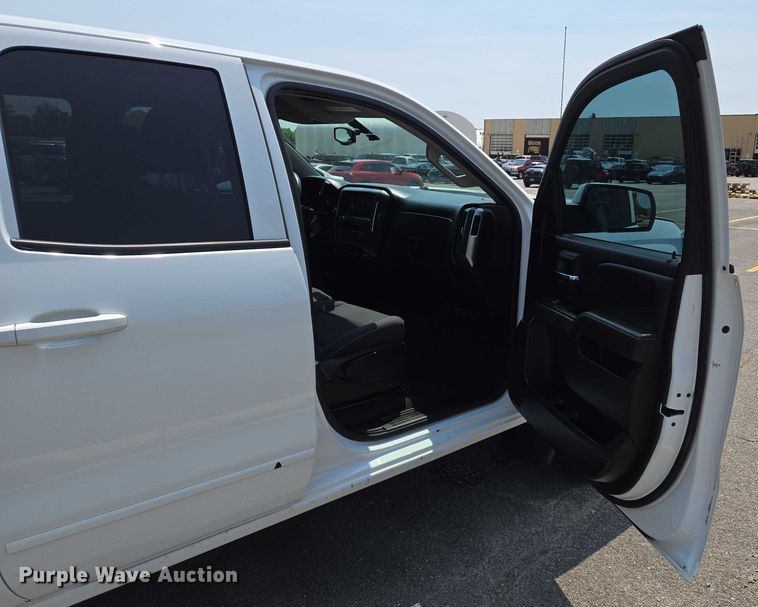 image for item DW7056 2017 Chevrolet Silverado 1500 Double Cab pickup truck