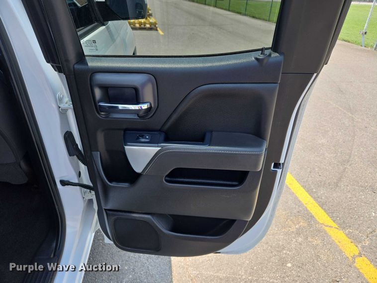 image for item DW7056 2017 Chevrolet Silverado 1500 Double Cab pickup truck