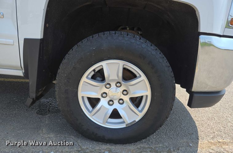 image for item DW7056 2017 Chevrolet Silverado 1500 Double Cab pickup truck