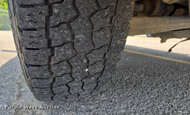 image for item DW7056 2017 Chevrolet Silverado 1500 Double Cab pickup truck