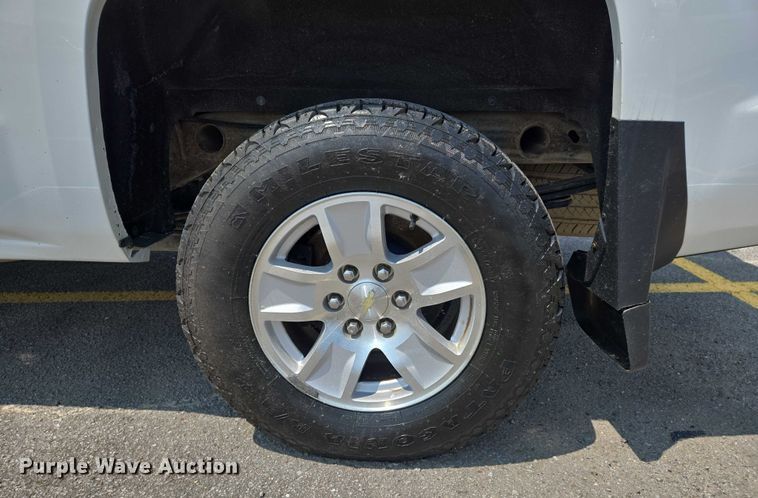 image for item DW7056 2017 Chevrolet Silverado 1500 Double Cab pickup truck