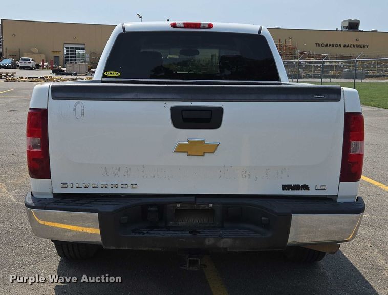 image for item DW7057 2013 Chevrolet  Silverado 1500 Crew Cab pickup truck