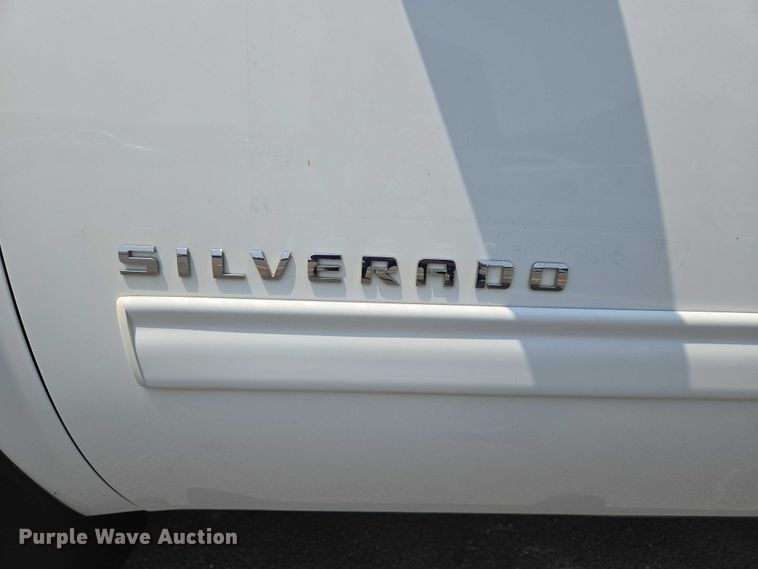 image for item DW7057 2013 Chevrolet  Silverado 1500 Crew Cab pickup truck