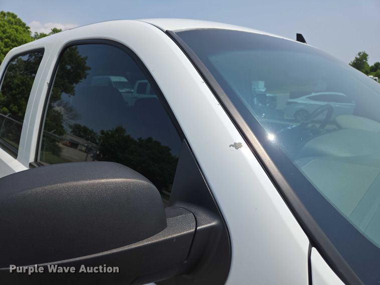 image for item DW7057 2013 Chevrolet  Silverado 1500 Crew Cab pickup truck