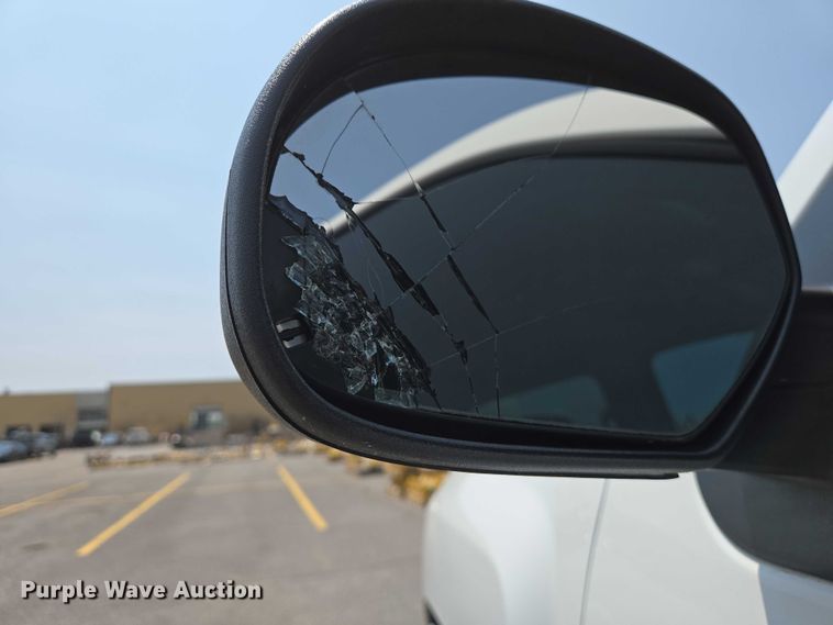 image for item DW7057 2013 Chevrolet  Silverado 1500 Crew Cab pickup truck