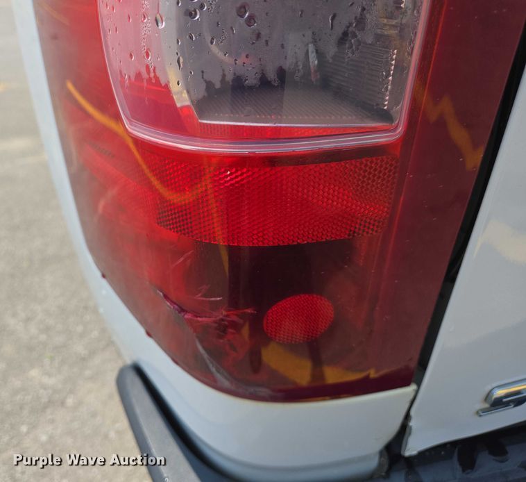 image for item DW7057 2013 Chevrolet  Silverado 1500 Crew Cab pickup truck