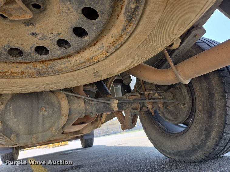 image for item DW7057 2013 Chevrolet  Silverado 1500 Crew Cab pickup truck