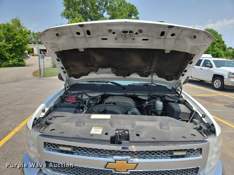 image for item DW7057 2013 Chevrolet  Silverado 1500 Crew Cab pickup truck