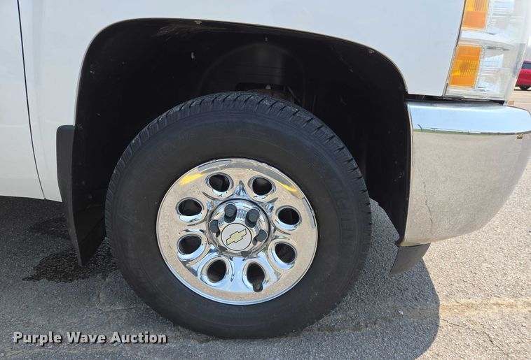 image for item DW7057 2013 Chevrolet  Silverado 1500 Crew Cab pickup truck