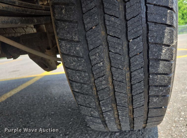 image for item DW7057 2013 Chevrolet  Silverado 1500 Crew Cab pickup truck