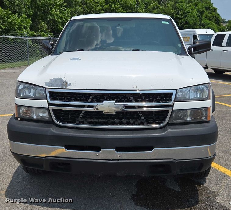 image for item DW7058 2007 Chevrolet  Silverado 2500HD pickup truck