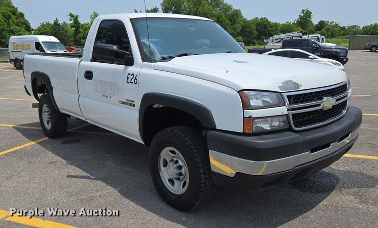 image for item DW7058 2007 Chevrolet  Silverado 2500HD pickup truck