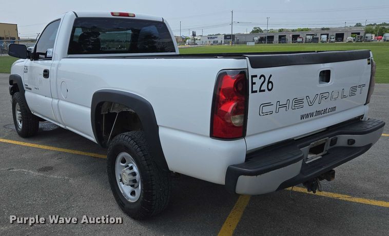 image for item DW7058 2007 Chevrolet  Silverado 2500HD pickup truck