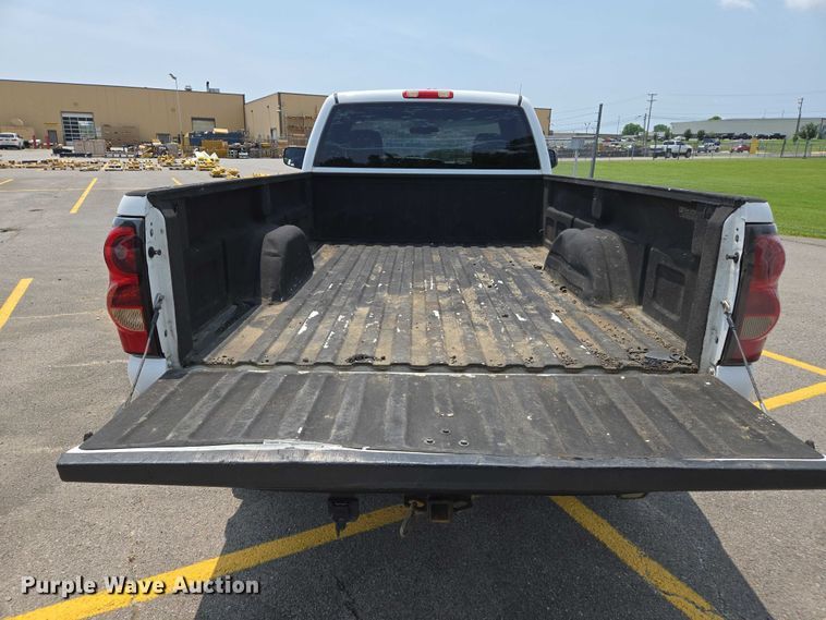 image for item DW7058 2007 Chevrolet  Silverado 2500HD pickup truck