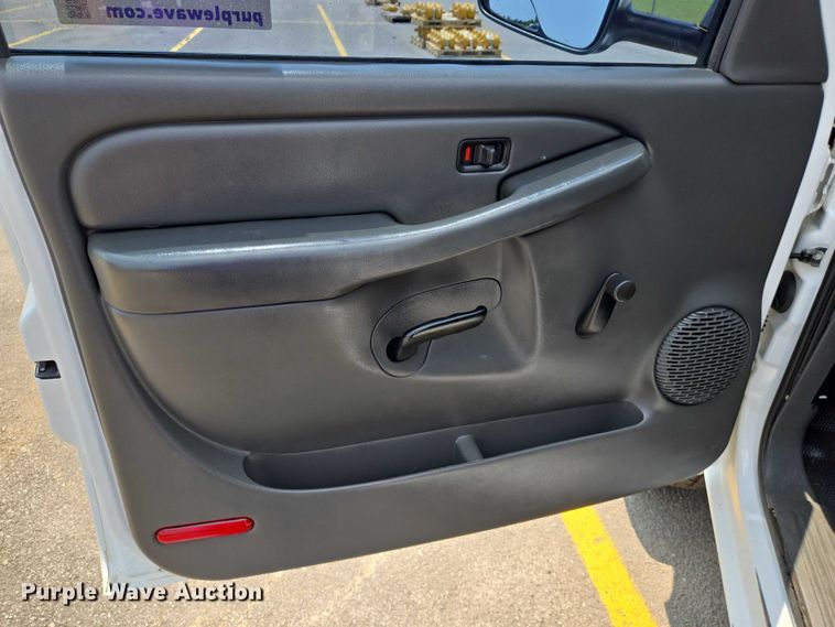 image for item DW7058 2007 Chevrolet  Silverado 2500HD pickup truck