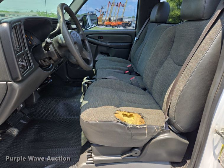 image for item DW7058 2007 Chevrolet  Silverado 2500HD pickup truck