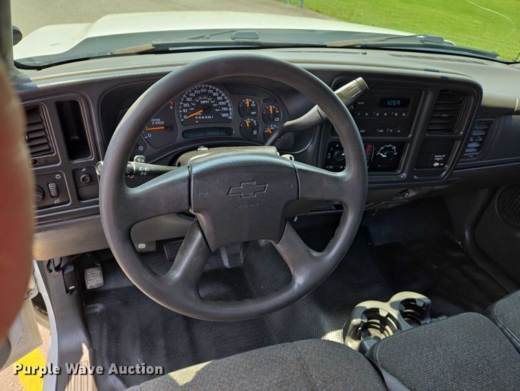 image for item DW7058 2007 Chevrolet  Silverado 2500HD pickup truck