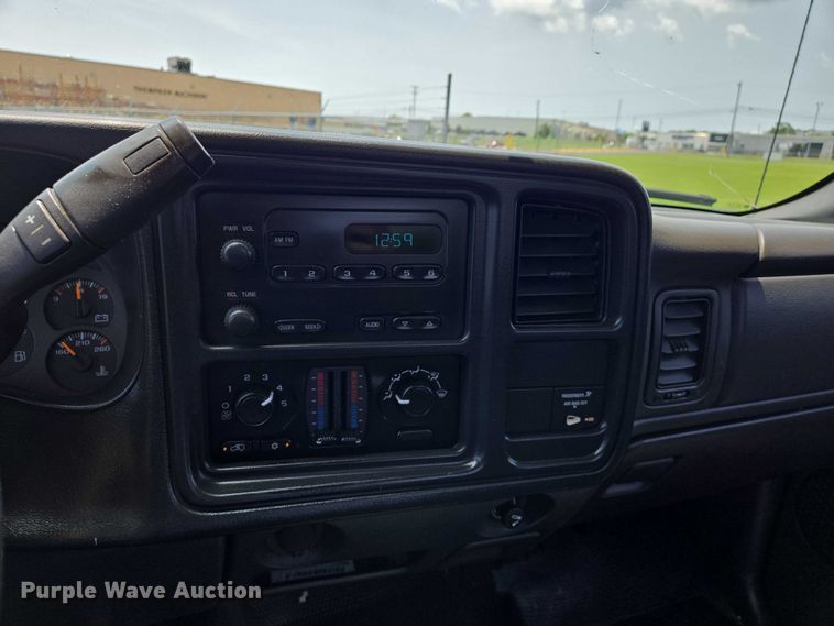 image for item DW7058 2007 Chevrolet  Silverado 2500HD pickup truck