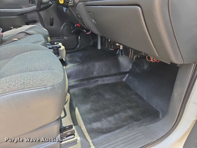 image for item DW7058 2007 Chevrolet  Silverado 2500HD pickup truck