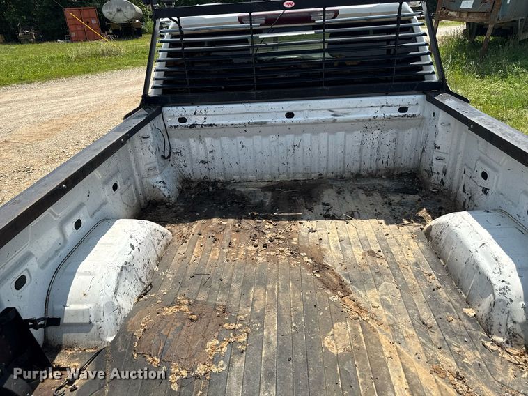 image for item DW7066 2019 Chevrolet Silverado 1500 Double Cab pickup truck