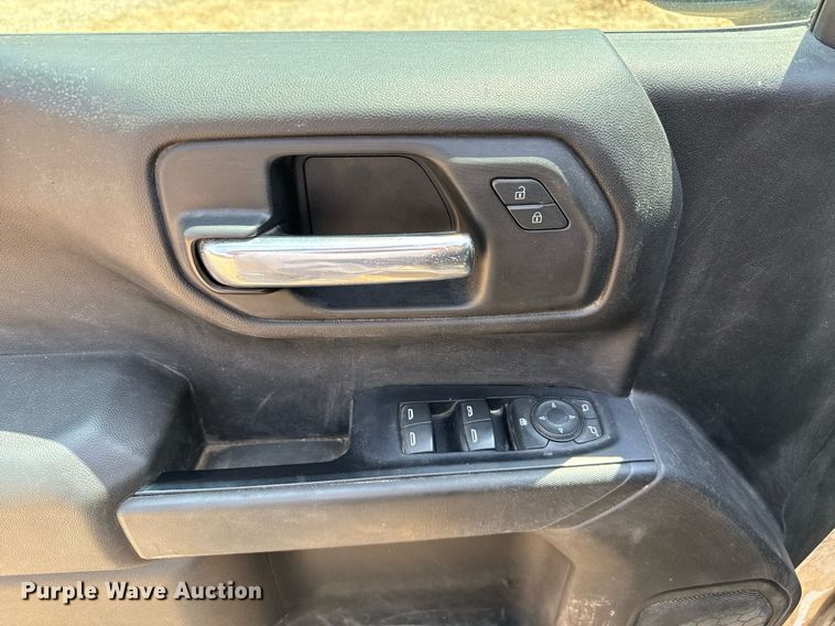 image for item DW7066 2019 Chevrolet Silverado 1500 Double Cab pickup truck