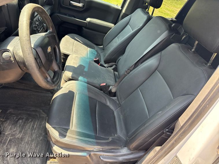 image for item DW7066 2019 Chevrolet Silverado 1500 Double Cab pickup truck