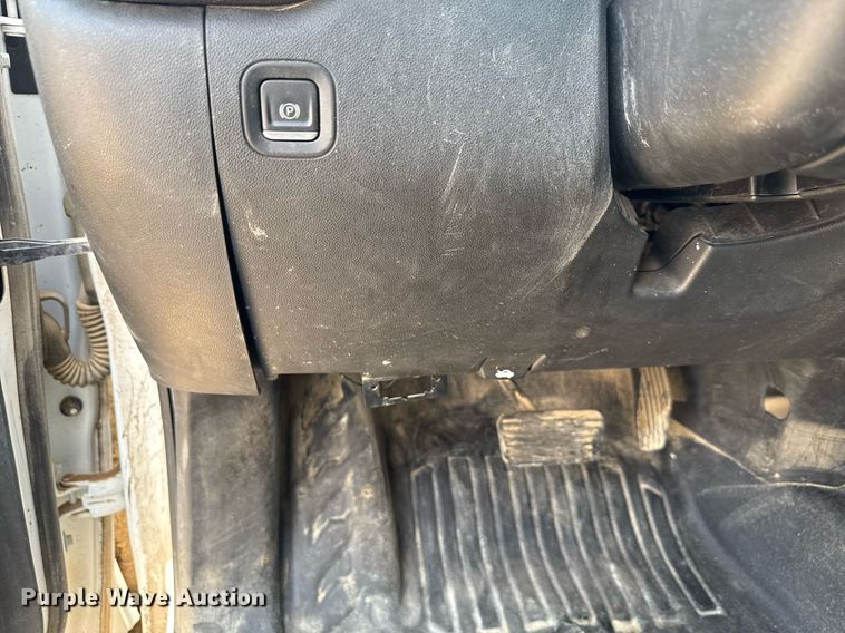 image for item DW7066 2019 Chevrolet Silverado 1500 Double Cab pickup truck