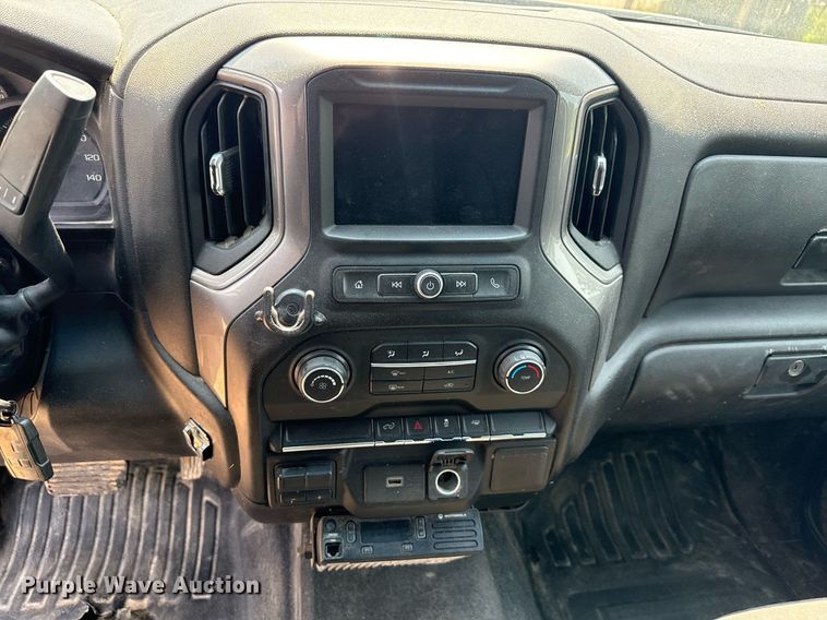 image for item DW7066 2019 Chevrolet Silverado 1500 Double Cab pickup truck