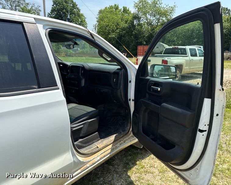 image for item DW7066 2019 Chevrolet Silverado 1500 Double Cab pickup truck