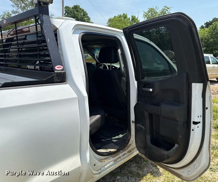 image for item DW7066 2019 Chevrolet Silverado 1500 Double Cab pickup truck