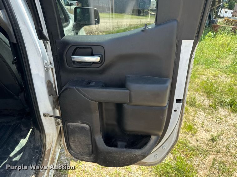 image for item DW7066 2019 Chevrolet Silverado 1500 Double Cab pickup truck