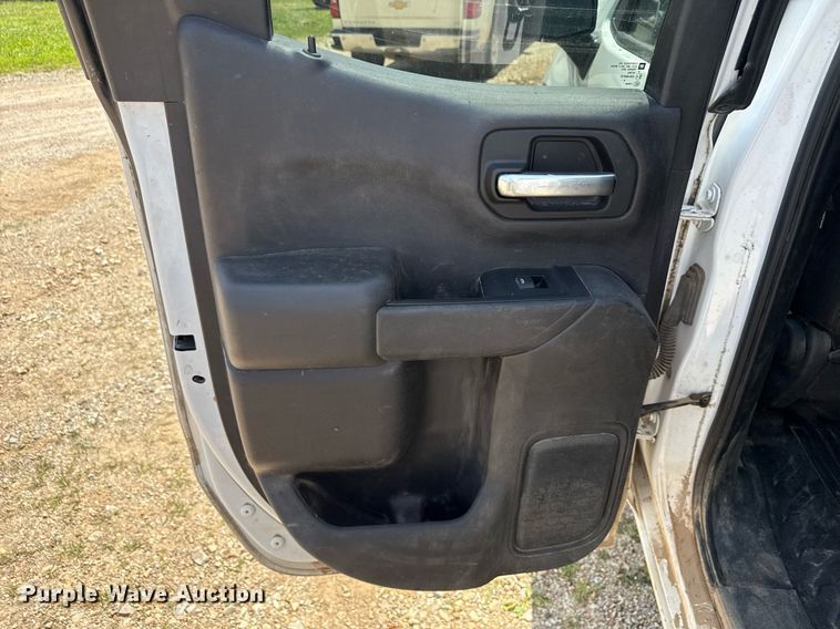 image for item DW7066 2019 Chevrolet Silverado 1500 Double Cab pickup truck