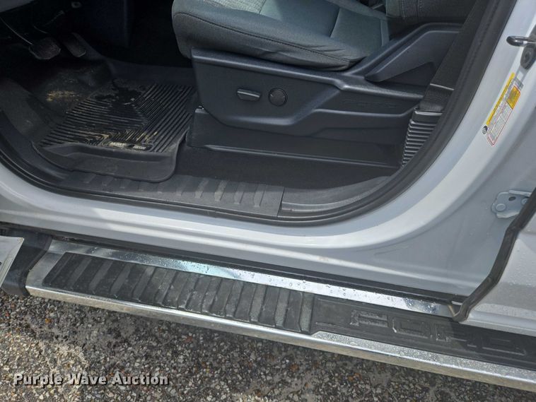 image for item DW7077 2022 Ford  F150 SuperCrew pickup truck