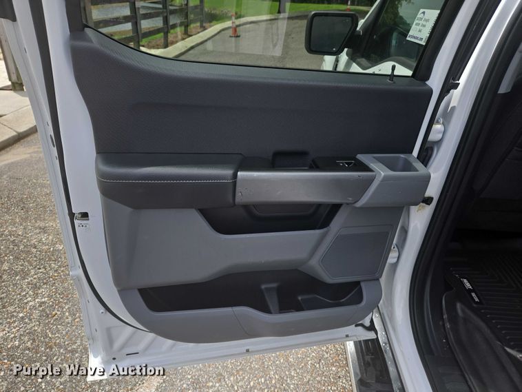 image for item DW7077 2022 Ford  F150 SuperCrew pickup truck