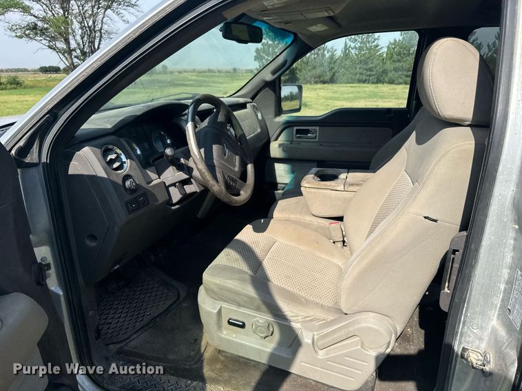 image for item DX3830 2010 Ford F150 SuperCab pickup truck