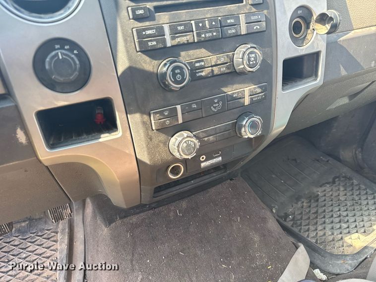 image for item DX3830 2010 Ford F150 SuperCab pickup truck