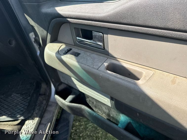 image for item DX3830 2010 Ford F150 SuperCab pickup truck