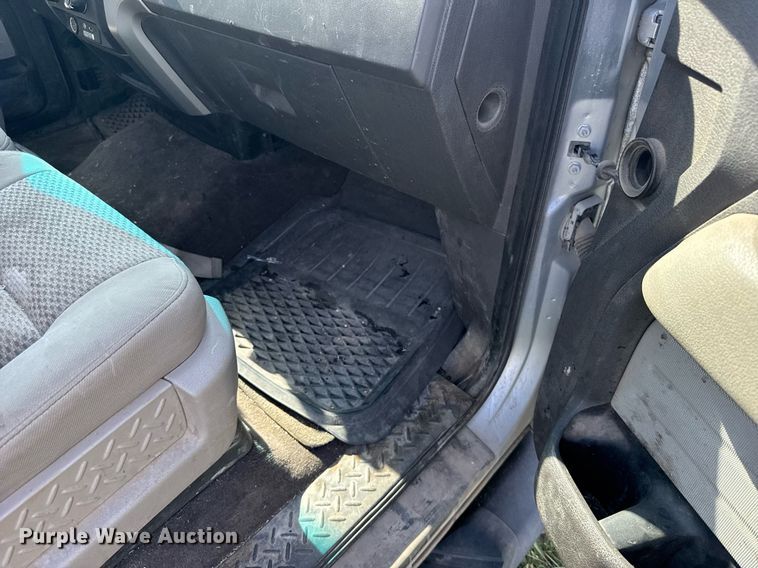 image for item DX3830 2010 Ford F150 SuperCab pickup truck