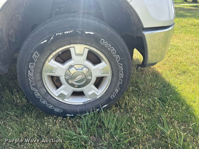 image for item DX3830 2010 Ford F150 SuperCab pickup truck