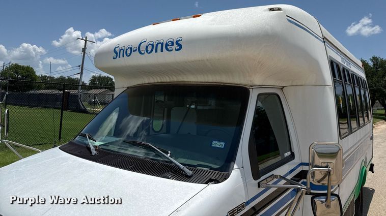 image for item DX5526 1998 Ford E350 food truck